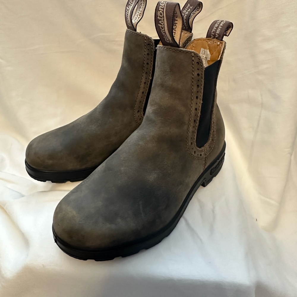 Blundstone Women’s High Top Chelsea Boot 1351; Size AU/UK 4.5 (US 7.5)